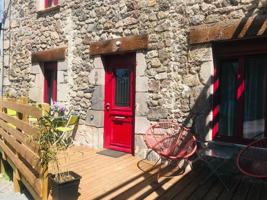 Chez Gaston Apartment Chambon-sur-Lac Luaran gambar